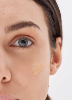 BABE Super Fluid Color Sunscreen SPF50 sävytetty aurinkosuoja kasvoille