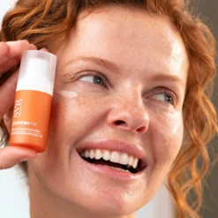 SVR C Eye Biotic Anti-age kirkastava silmänympärysvoide pumppupullo 15 ml